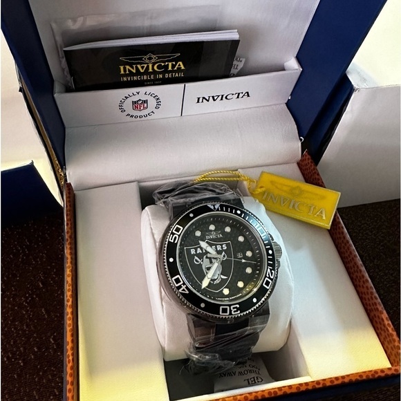 NFL Las Vegas Raiders Invicta Sports Watch Official Licensed NIB Unisex - Picture 1 of 12